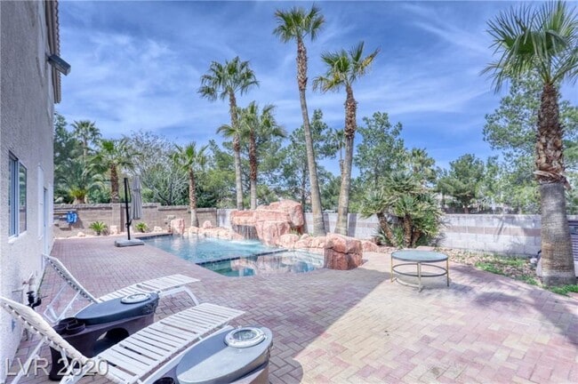 Foto del edificio - 2116 Rhonda Ter