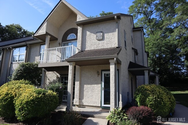 Foto del edificio - 1306 Commons at Kingswood Dr