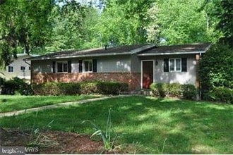 Building Photo - 8725 Susanna Ln