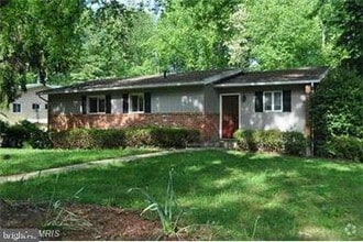 Building Photo - 8725 Susanna Ln