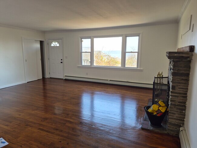 Foto del edificio - 27 Oakwood Dr
