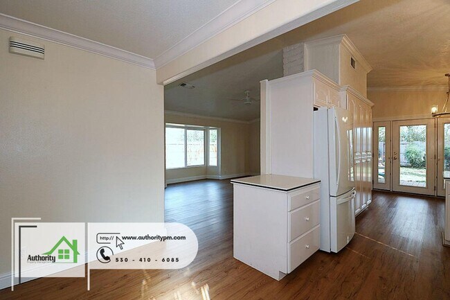 Building Photo - 256 Newport Dr - Pets Considered w/ Additi...