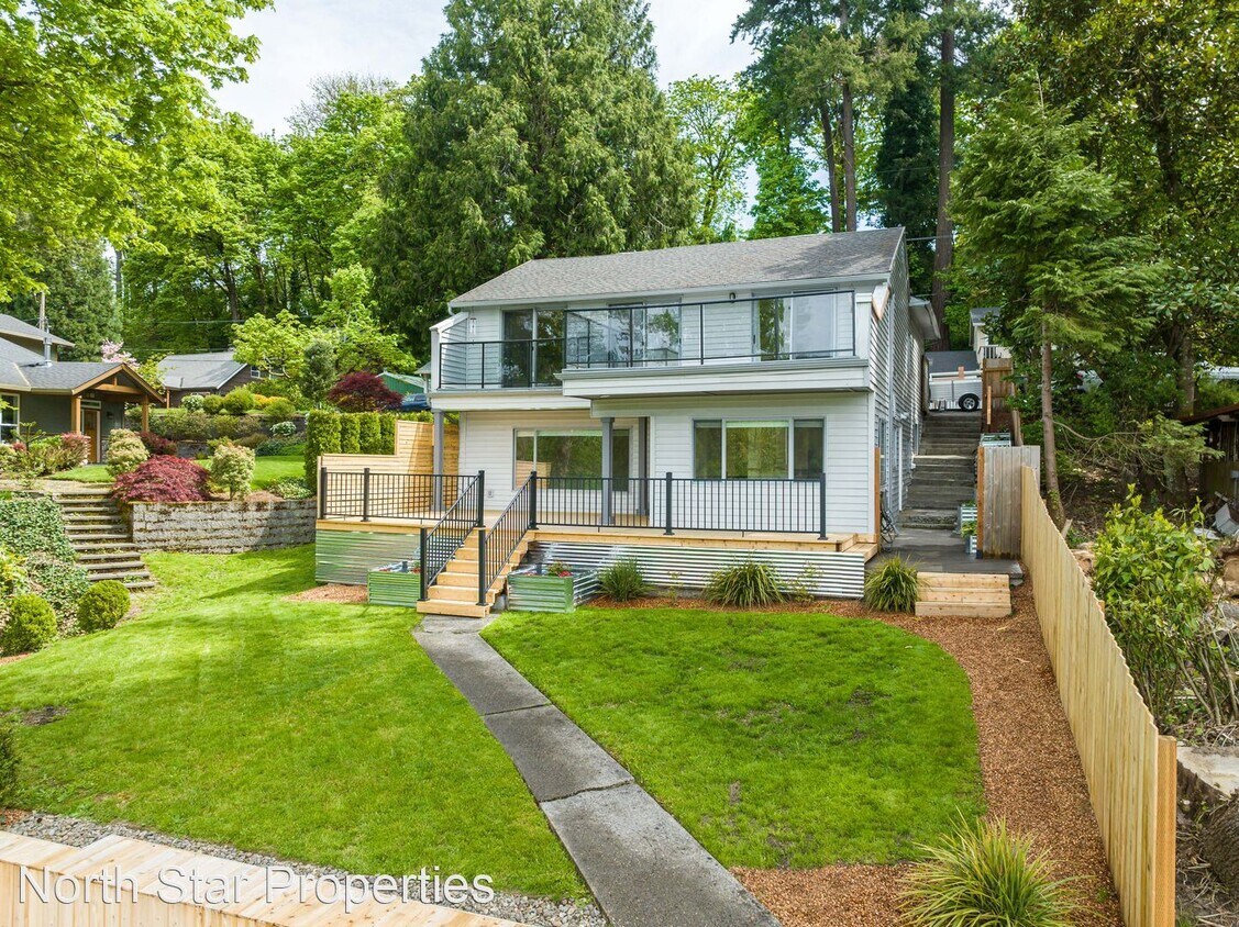 3 br, 2 bath House 17517 SE Roethe Pl House Rental in Milwaukie, OR