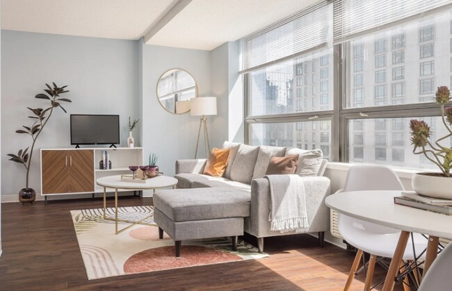 Foto del edificio - 448 E Ontario St