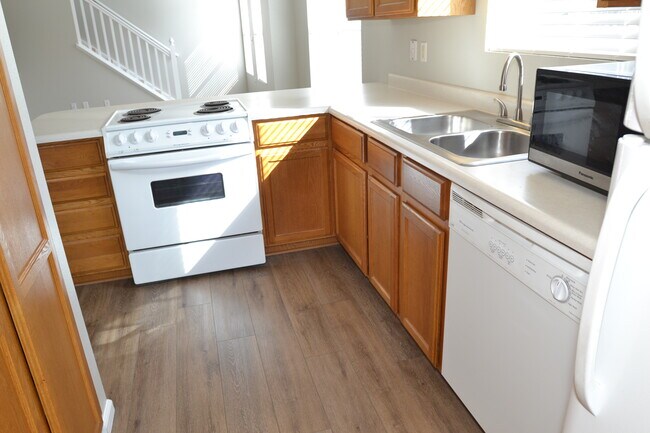 Kitchen - 121 E Swallow Rd
