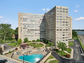 Building Photo - 8900 E Jefferson Ave