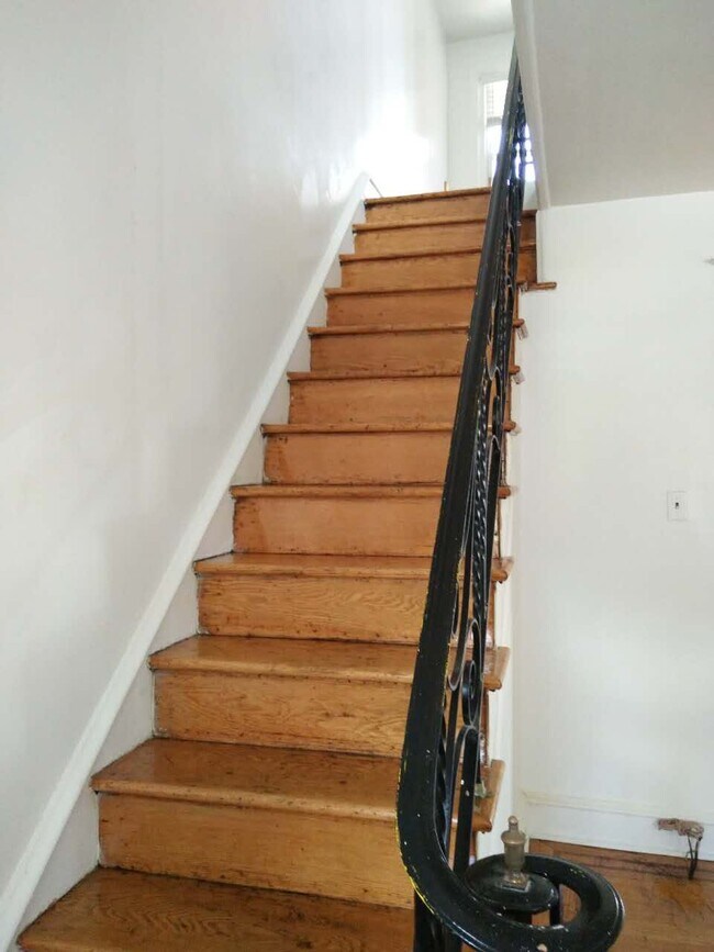 Foto del edificio - 7374 Torresdale Ave
