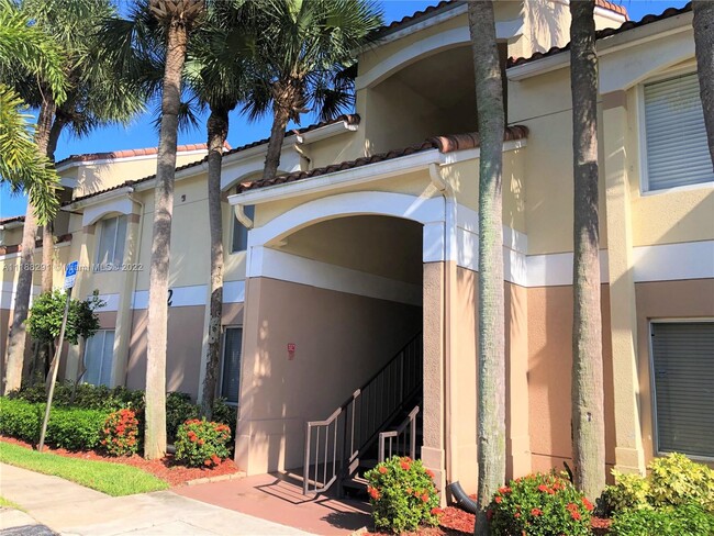 Building Photo - 815 W Boynton Beach Blvd