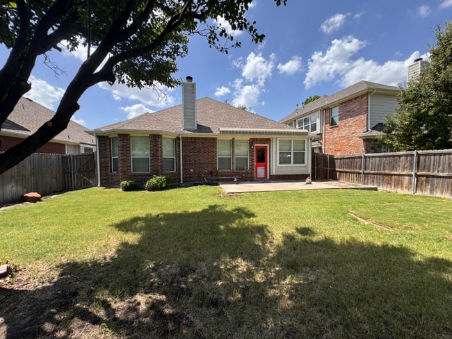 Building Photo - 2105 Lanshire Dr