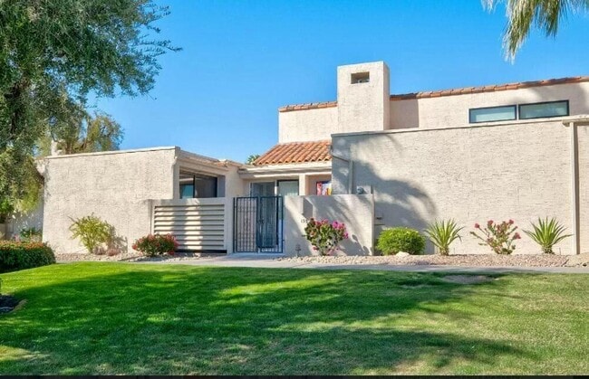 Building Photo - 135 Desert W Dr