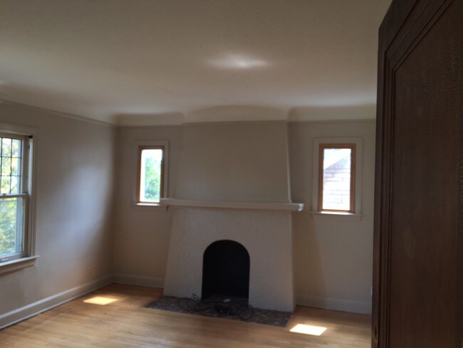 Building Photo - 6159 Grayton St