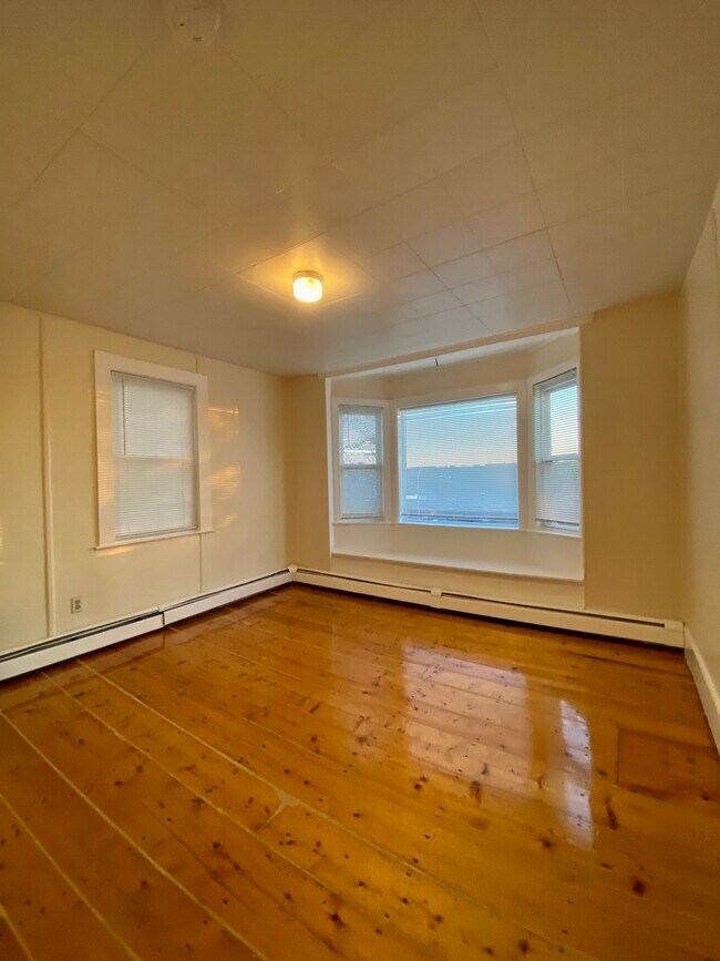 Living room - 39 Green St