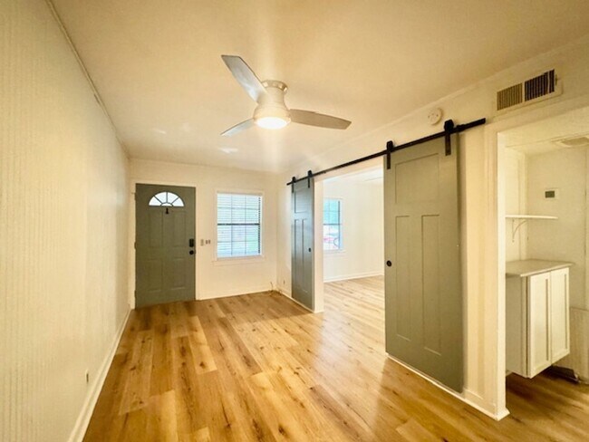 Foto del edificio - 324 Lincoln Ave