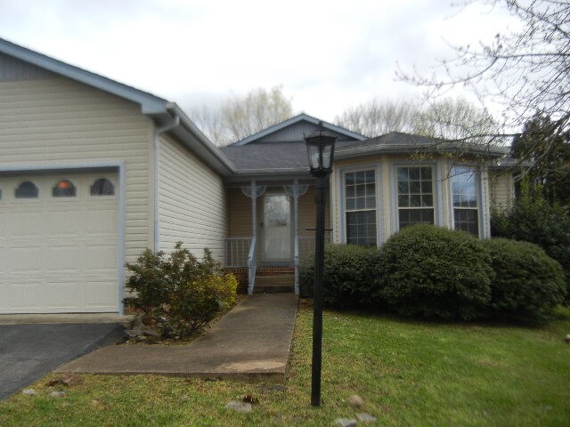 Primary Photo - 1639 Lillian Ct