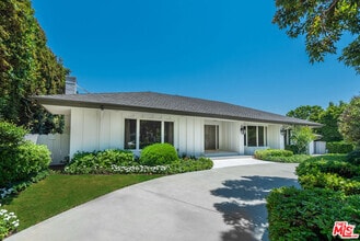 Building Photo - 374 Homewood Rd