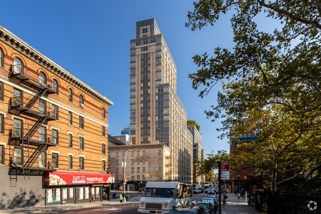 Foto del edificio - Carnegie Hill Place