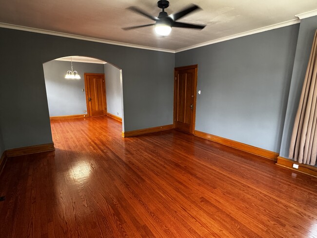 Foto del edificio - 5750 N Meade Ave