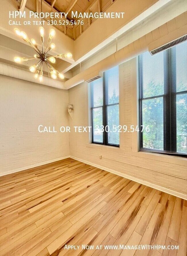 Foto del edificio - 1133 W 9th St