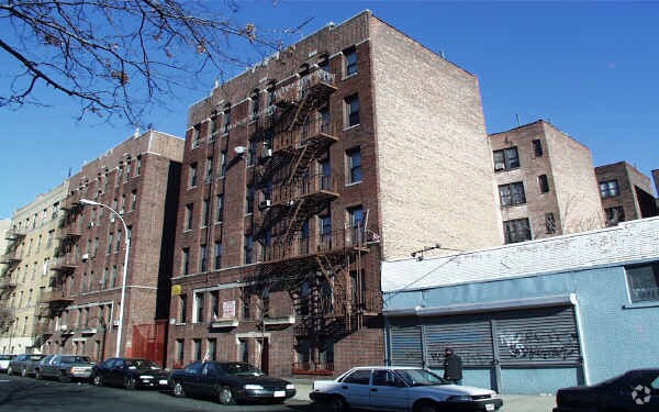 Primary Photo - 2386 Walton Ave