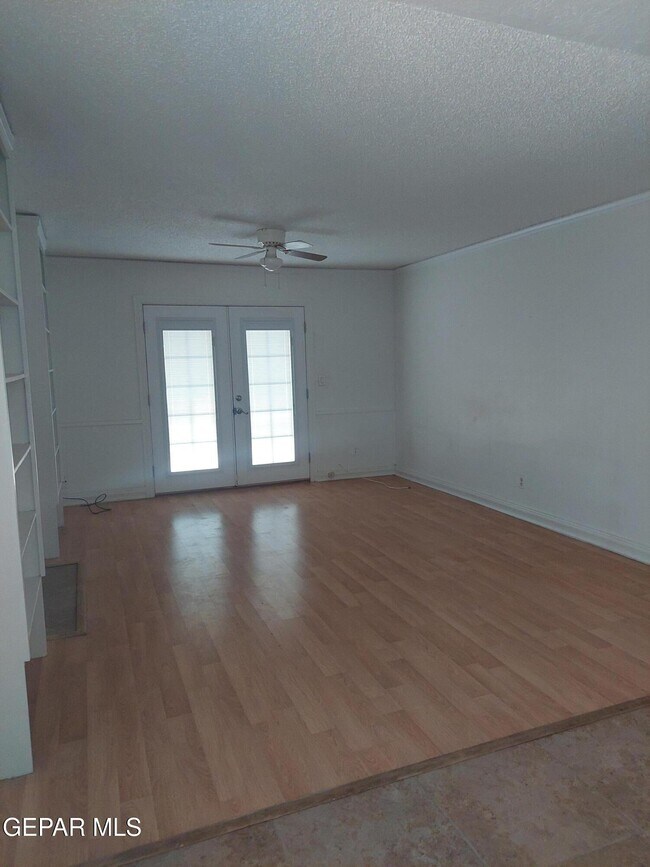 Foto del edificio - 2313 Escarpa Dr