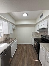 Building Photo - 503 Park Ln