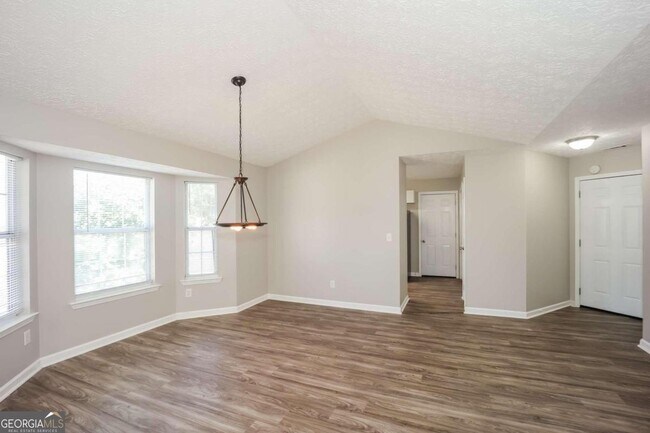 Building Photo - 1304 Larkwood Dr
