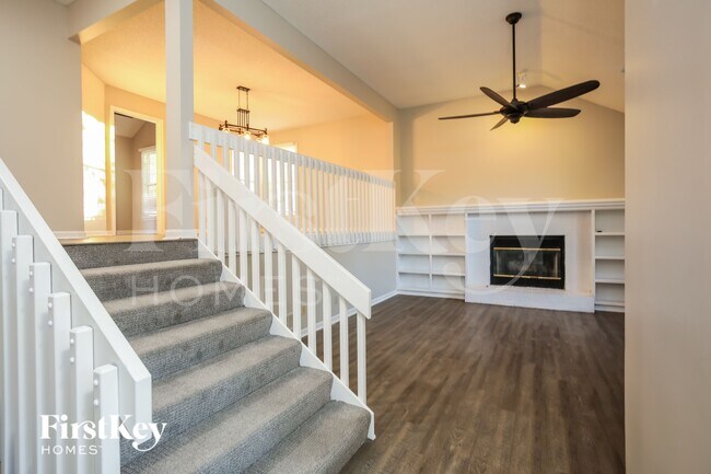 Foto del edificio - 15102 W 131st St