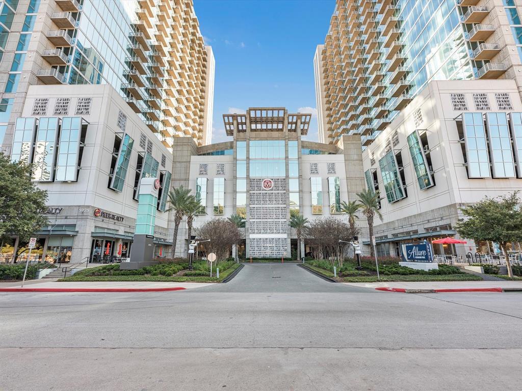 Foto principal - 5925 Almeda Rd