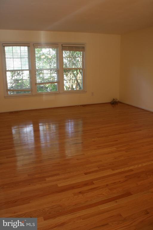 Building Photo - 8606 Dellway Ln