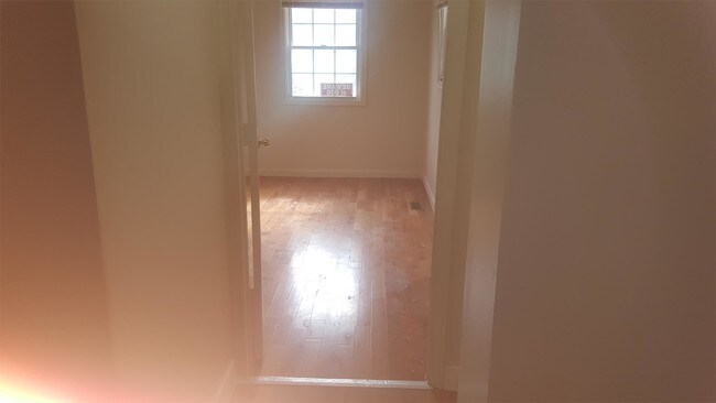 Foto del edificio - 3369 Blaine St NE