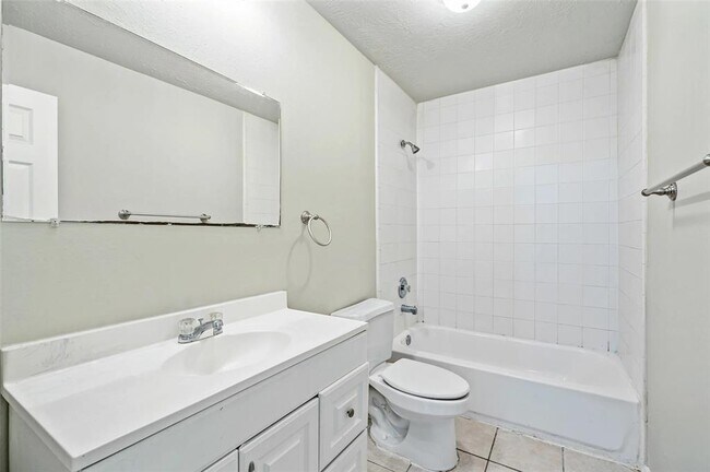 Foto del edificio - 11919 Clifton Oaks Dr