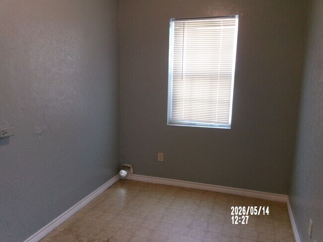 Foto del edificio - 220 SW 24th St