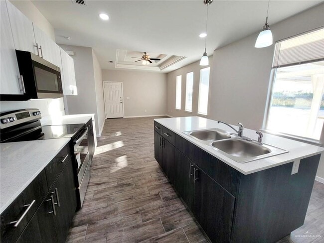 Foto del edificio - 14 Lore Dr