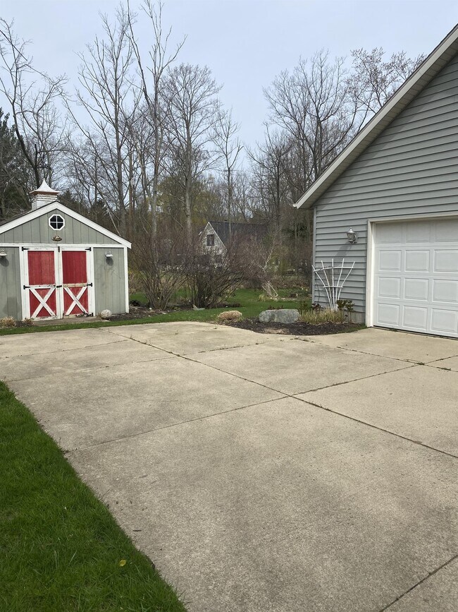 Building Photo - 737 Wilderness Ridge Dr