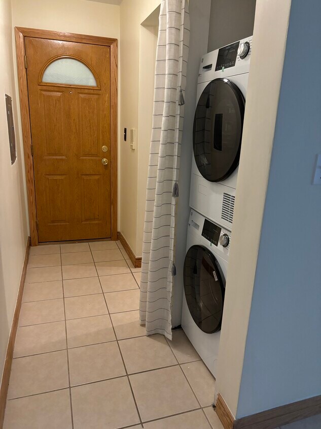 Primary Photo - 1432 W Rosemont Ave