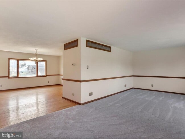 Building Photo - 106 Jessie Ln