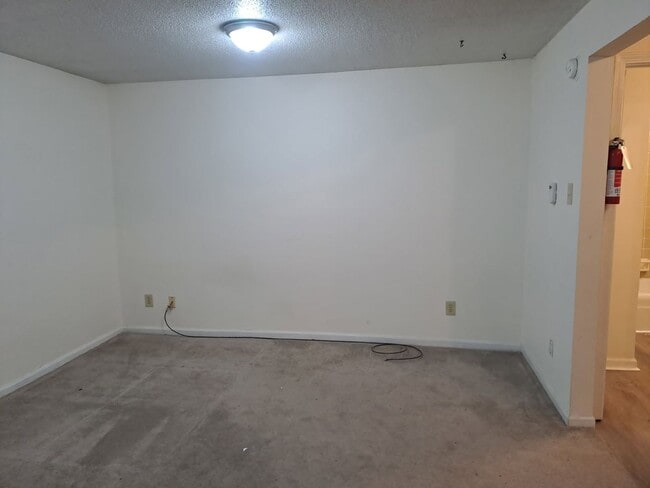 Building Photo - 1026 Southpark Dr