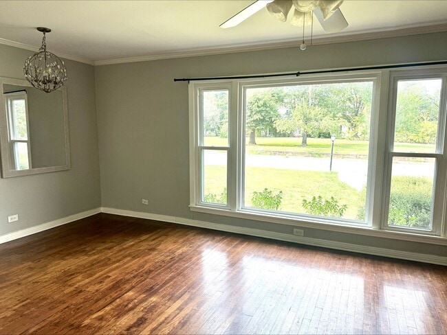 Foto del edificio - 1307 Aldridge-House-Commerce-"October Move...