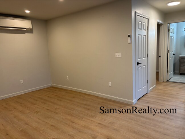 Building Photo - 39 Schofield St