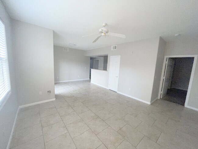 Building Photo - 8000 Badura Ave