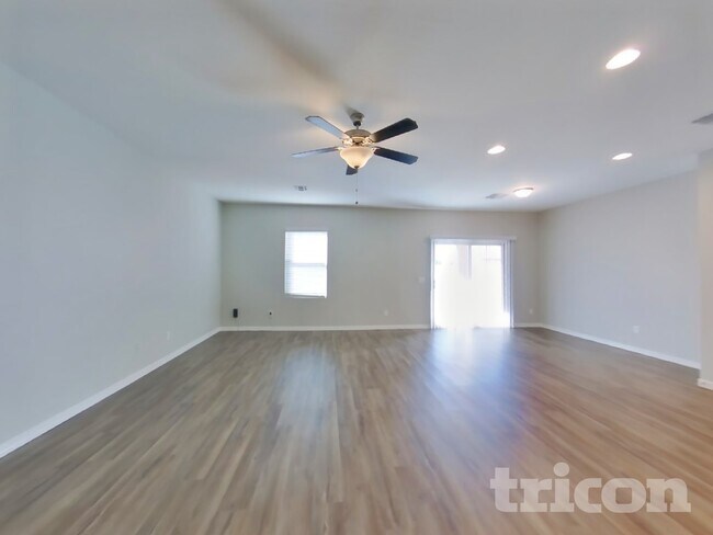 Building Photo - 33598 N Draba Ln