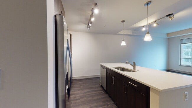 Interior Photo - 100 Pier 4