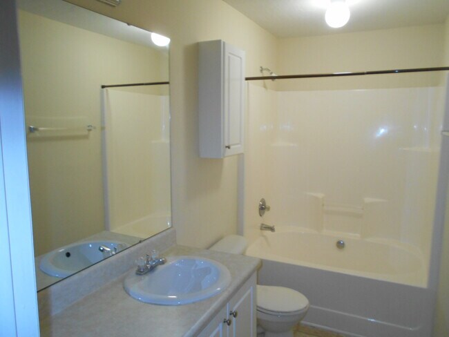 Foto del edificio - 477 Regency Park Dr