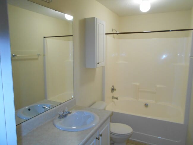 Building Photo - 477 Regency Park Dr