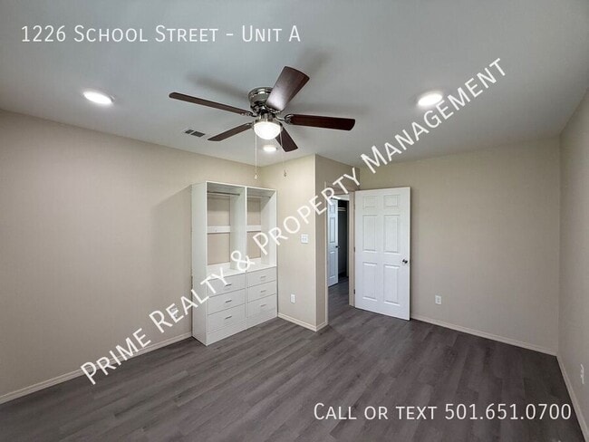 Building Photo - 1226 School St