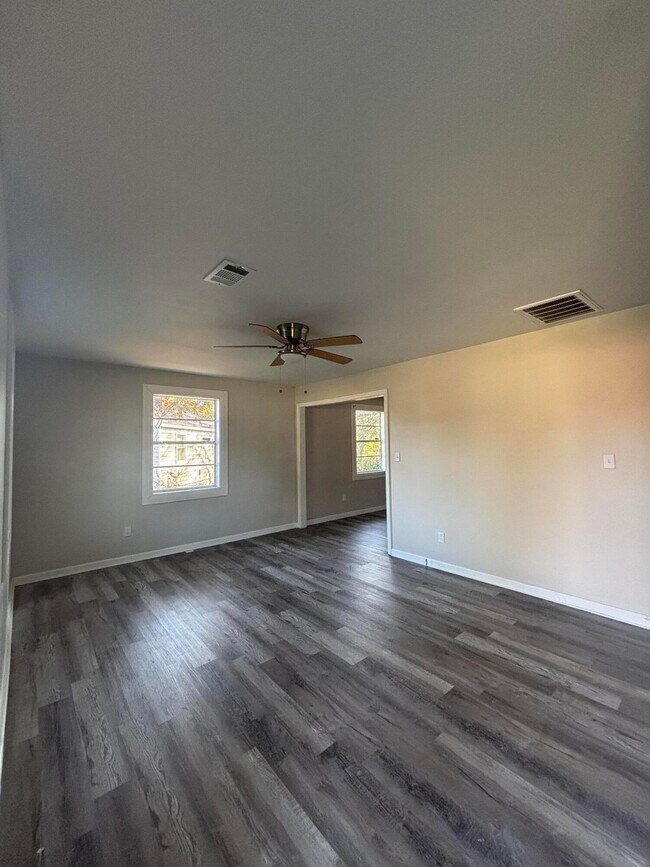 Foto del edificio - 2006 Scott Rd