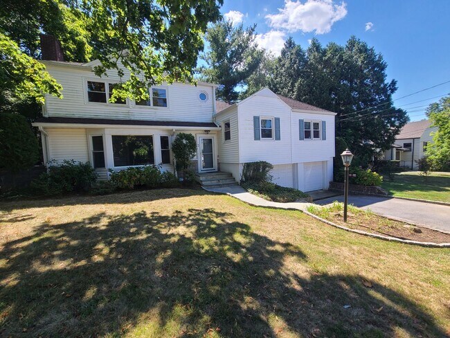 Foto del edificio - Scarsdale Rental Fully Updated 4 bedroom p...