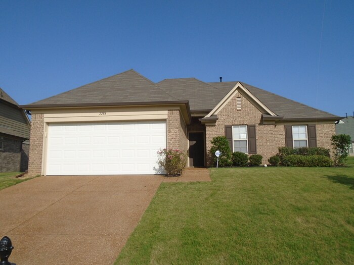 Primary Photo - 2288 Southern Woods Dr