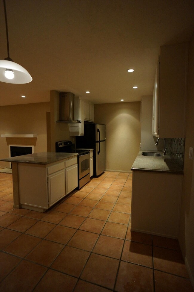 Building Photo - 5055 Collwood Way