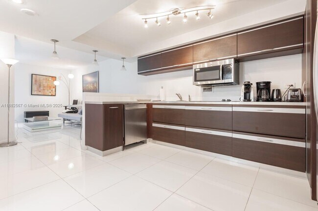 Foto del edificio - 2301 Collins Ave